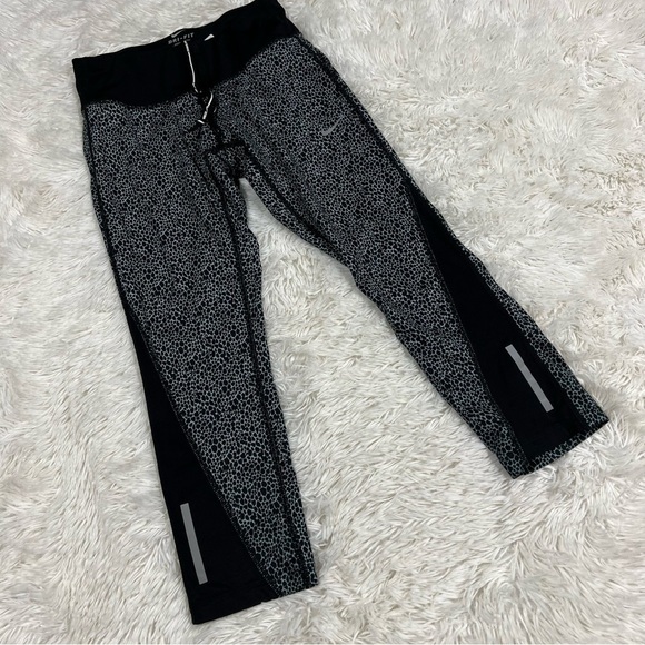 Nike Women's Racer Dri-fit Leopard Print Leggings Size XS Crop Pants Cheetah - Picture 10 of 15